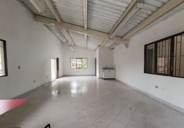 Bodega en arriendo en Viviendas Del Sur, Itagüí, 180 m² · foto 2 de 17