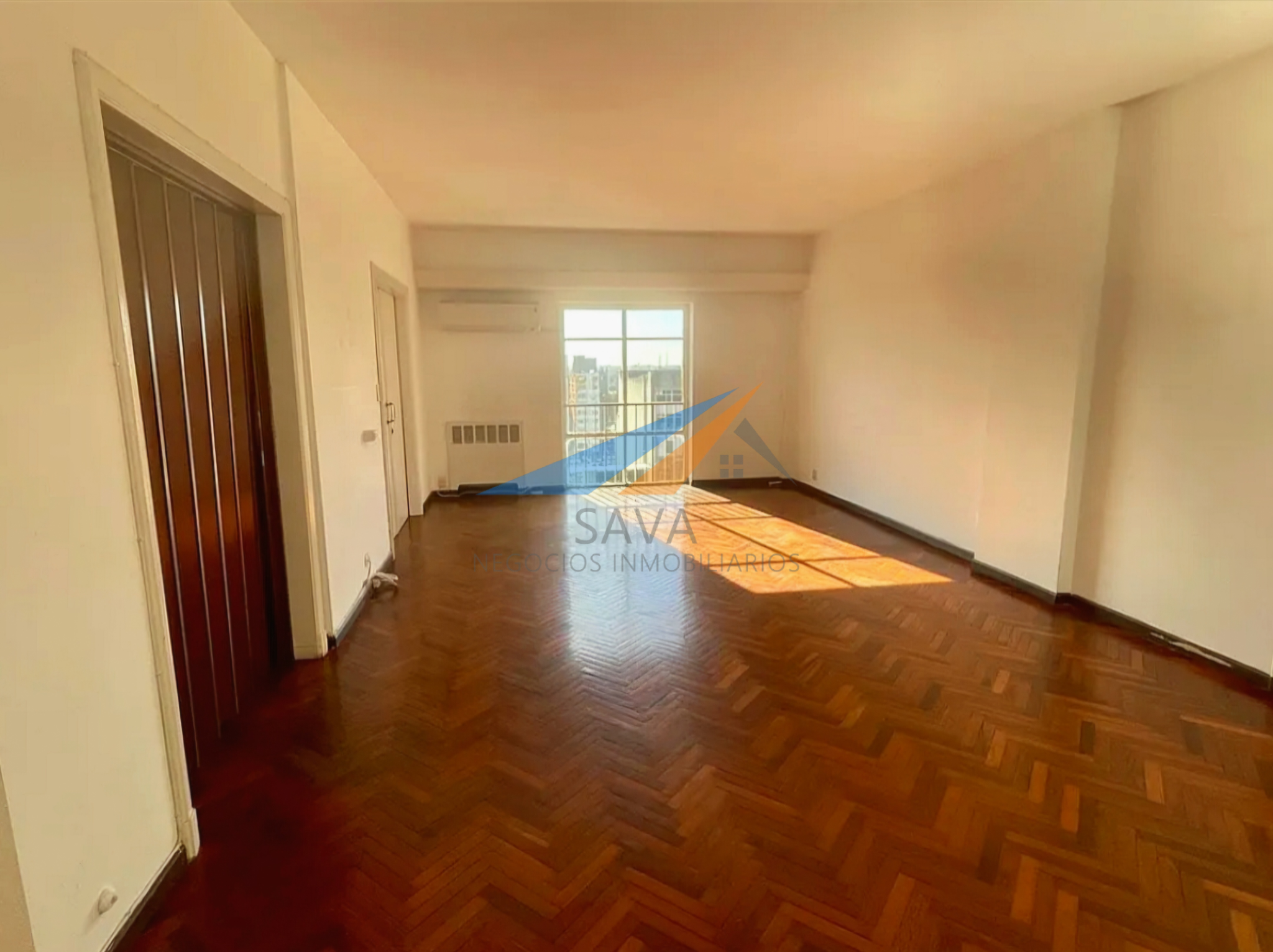 Alquiler Apartamento 3 Dormitorios + Serv. en Cordón! Piso Alto. Garage Incluido!