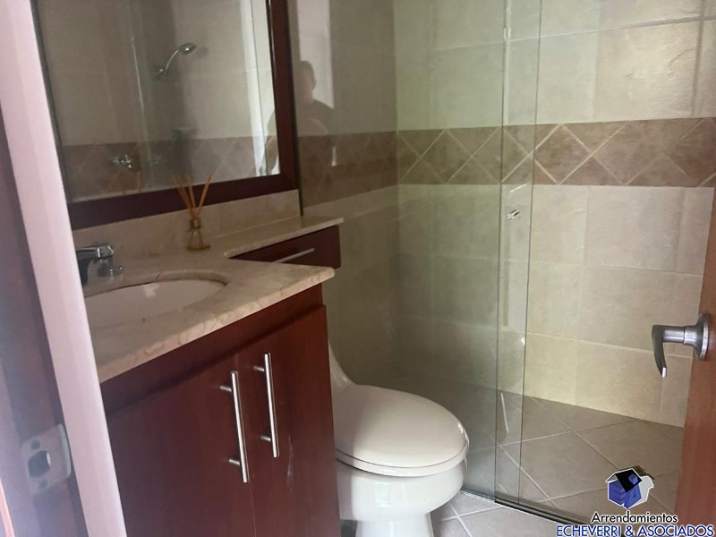 Apartamento en arriendo en San Lucas, Medellín · foto 3 de 13