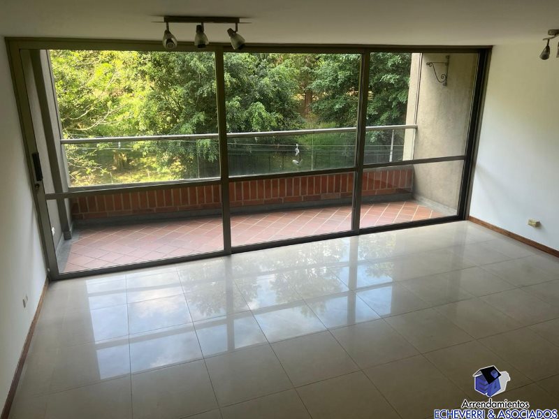 Apartamento en arriendo en San Lucas, Medellín · foto 4 de 13