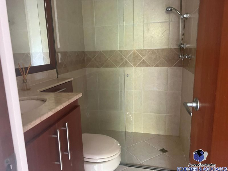 Apartamento en arriendo en San Lucas, Medellín · foto 11 de 13