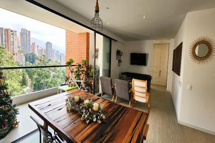 Apartamento de 2 alcobas en venta en Las Lomas, Medellín, 135 m² · foto 3 de 11