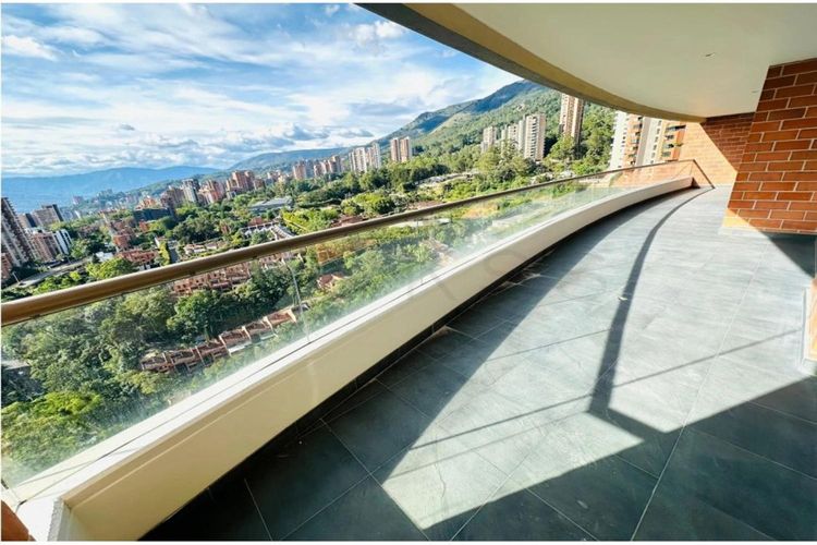Apartamento de 4 alcobas en venta en San Lucas, Medellín, 403 m² · foto 4 de 24