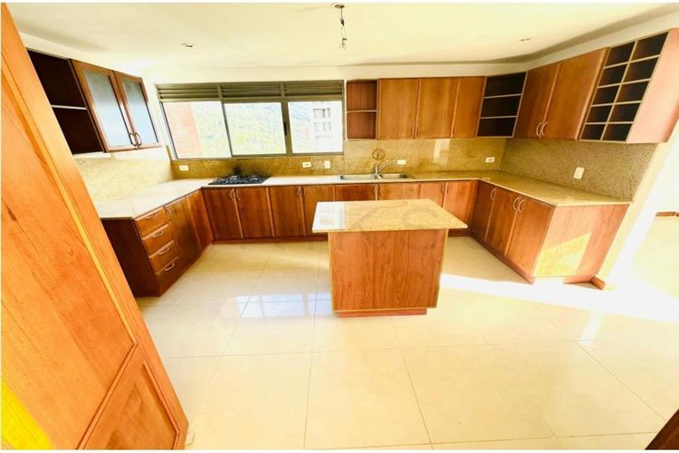 Apartamento de 4 alcobas en venta en San Lucas, Medellín, 403 m² · foto 9 de 24