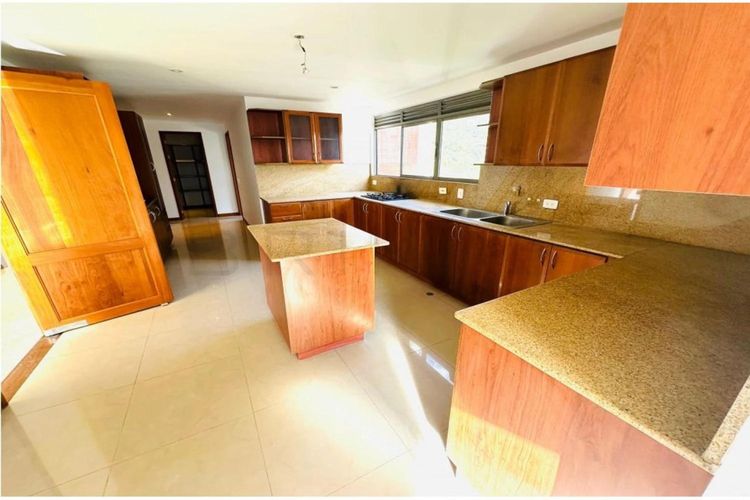 Apartamento de 4 alcobas en venta en San Lucas, Medellín, 403 m² · foto 11 de 24