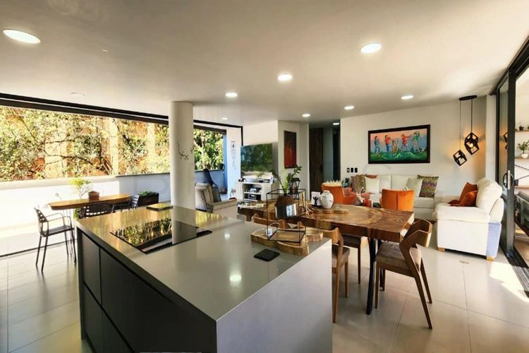 Apartamento de 3 alcobas en venta en El Tesoro, Medellín, 250 m² · foto 2 de 17
