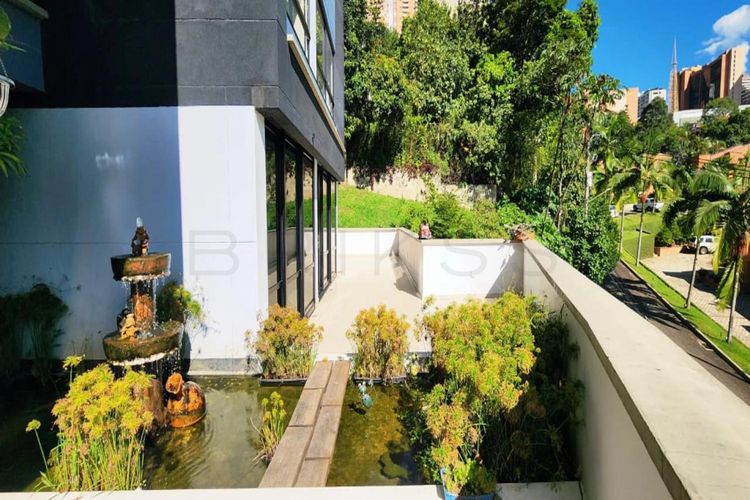 Apartamento de 3 alcobas en venta en El Tesoro, Medellín, 250 m² · foto 4 de 17