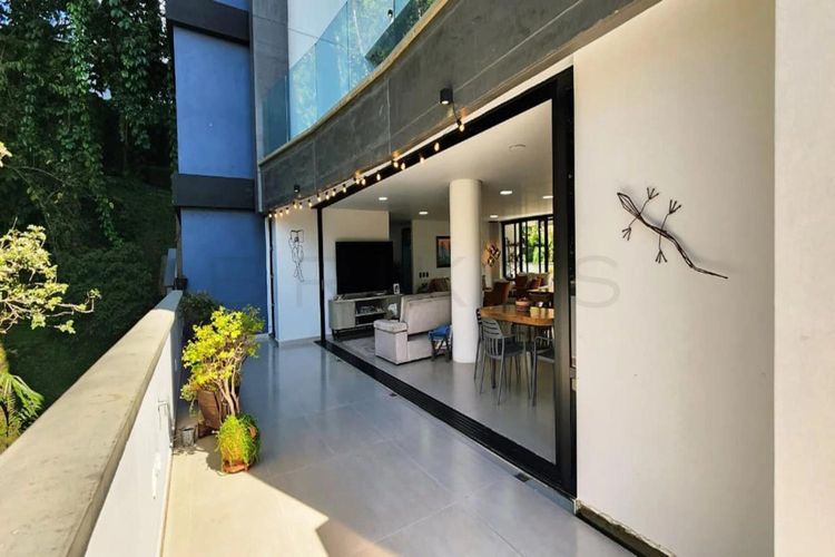 Apartamento de 3 alcobas en venta en El Tesoro, Medellín, 250 m² · foto 7 de 17