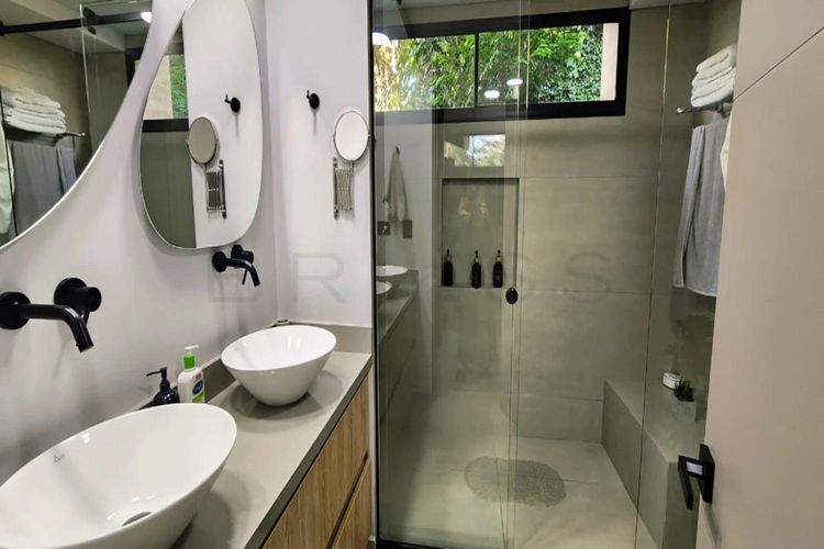 Apartamento de 3 alcobas en venta en El Tesoro, Medellín, 250 m² · foto 16 de 17