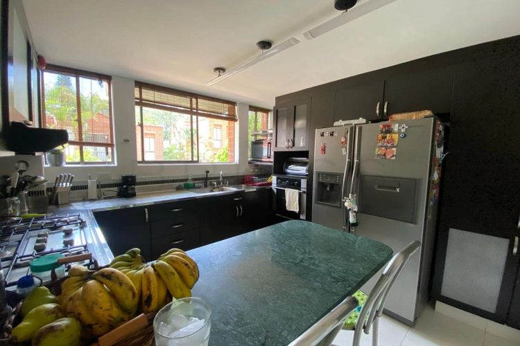 Casa de 3 alcobas en venta en Loma Benedictinos, Envigado, 391 m² · foto 6 de 23