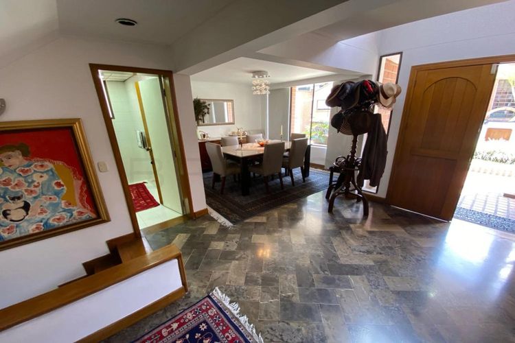 Casa de 3 alcobas en venta en Loma Benedictinos, Envigado, 391 m² · foto 7 de 23