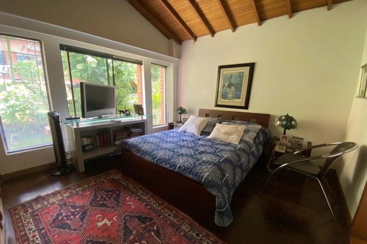 Casa de 3 alcobas en venta en Loma Benedictinos, Envigado, 391 m² · foto 16 de 23