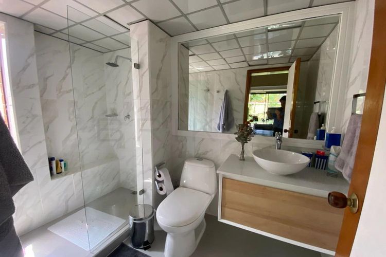 Casa de 3 alcobas en venta en Loma Benedictinos, Envigado, 391 m² · foto 19 de 23
