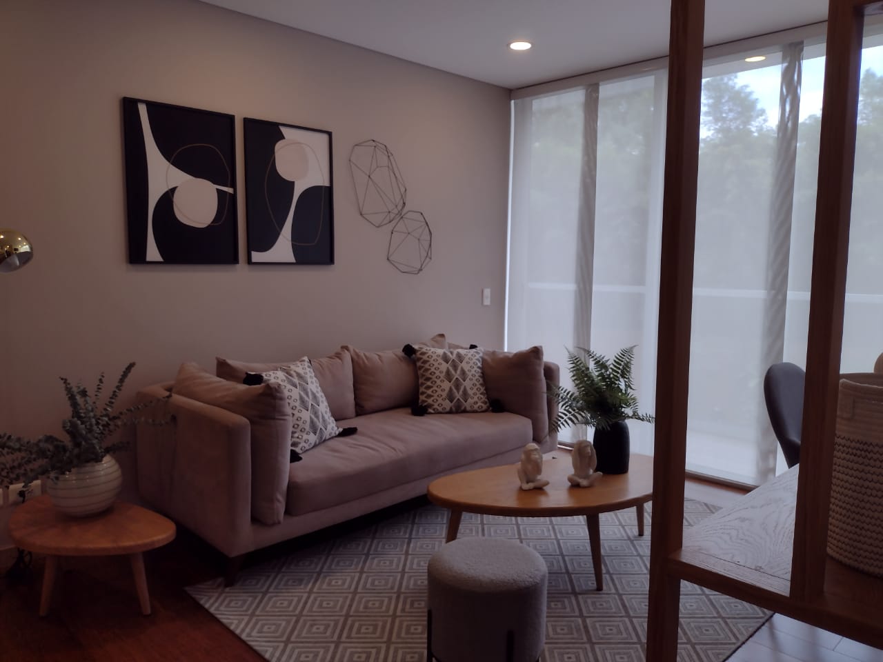 Apartamento en arriendo en El Poblado, Medellín · foto 2 de 17