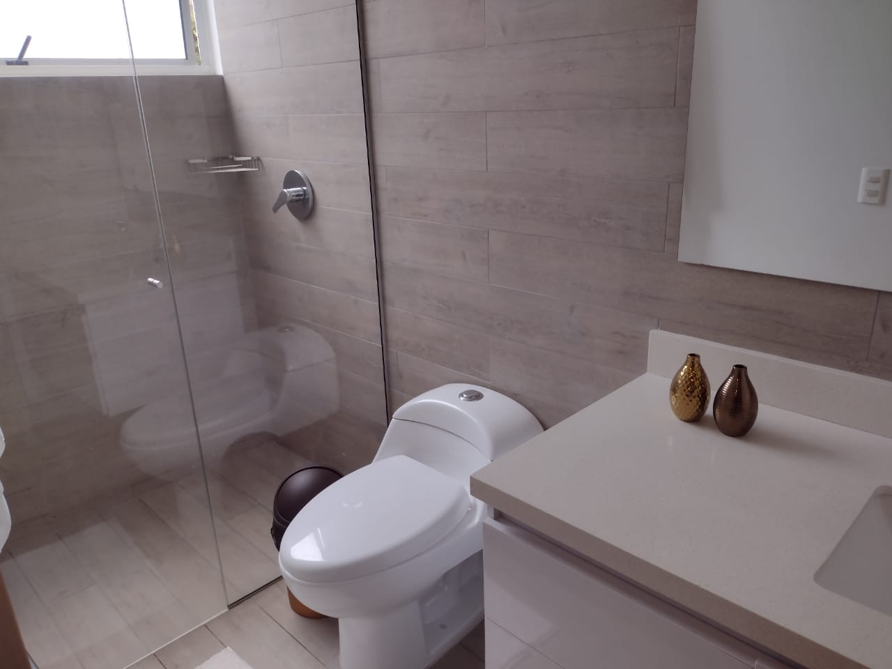 Apartamento en arriendo en El Poblado, Medellín · foto 9 de 17