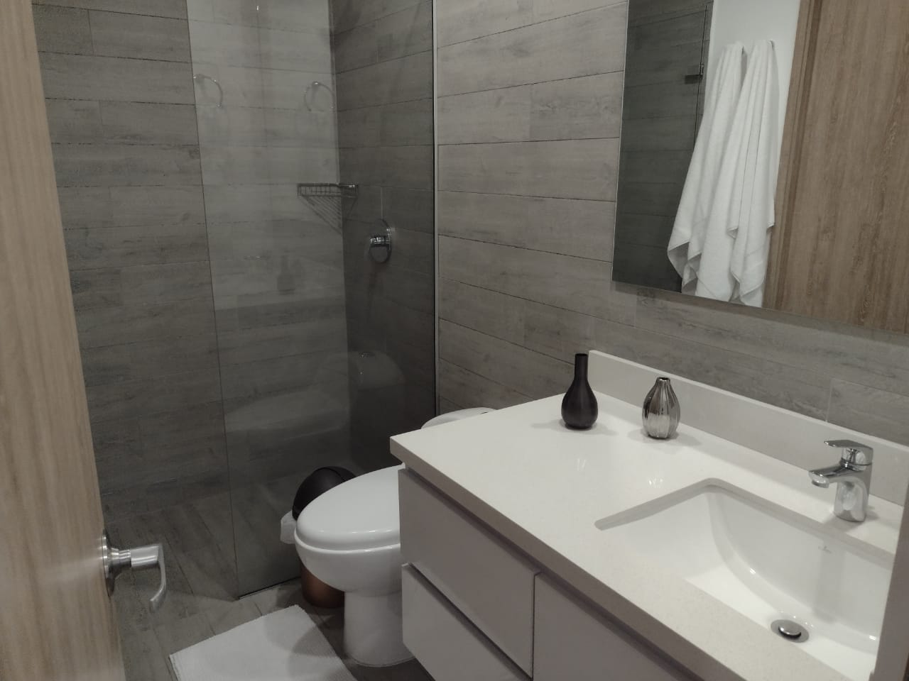Apartamento en arriendo en El Poblado, Medellín · foto 12 de 17