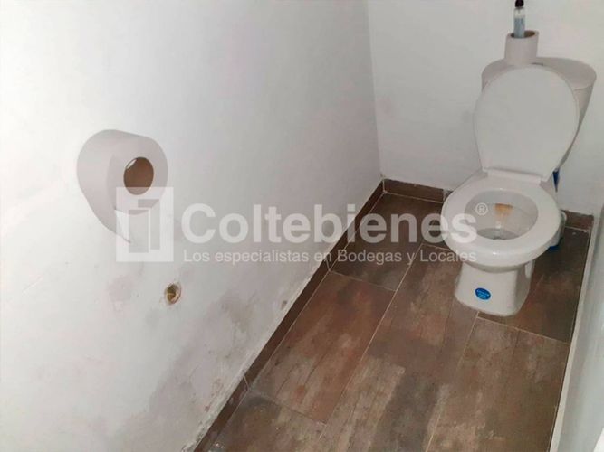 Local en arriendo en Colombia, Medellín, 90 m² · foto 11 de 11