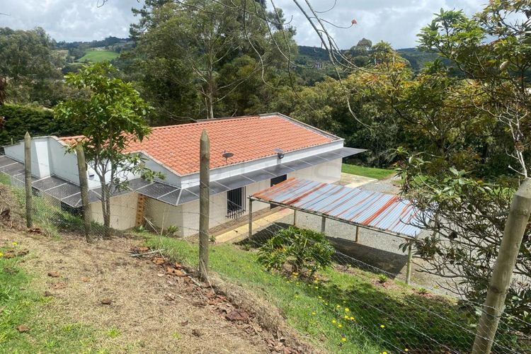 Casa de 3 alcobas en venta en Pantanillo, Envigado, 320 m² · foto 4 de 4