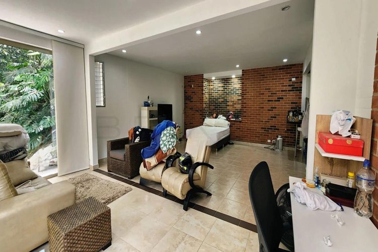 Casa de 3 alcobas en venta en Los Naranjos, Medellín, 446 m² · foto 4 de 18