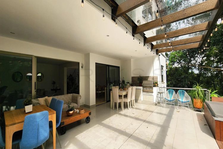 Casa de 3 alcobas en venta en Los Naranjos, Medellín, 446 m² · foto 5 de 18