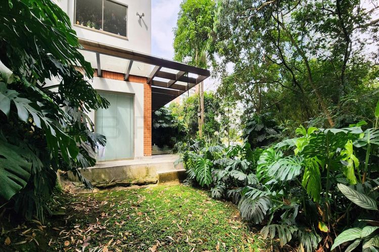 Casa de 3 alcobas en venta en Los Naranjos, Medellín, 446 m² · foto 6 de 18