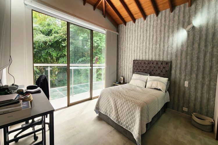 Casa de 3 alcobas en venta en Los Naranjos, Medellín, 446 m² · foto 13 de 18