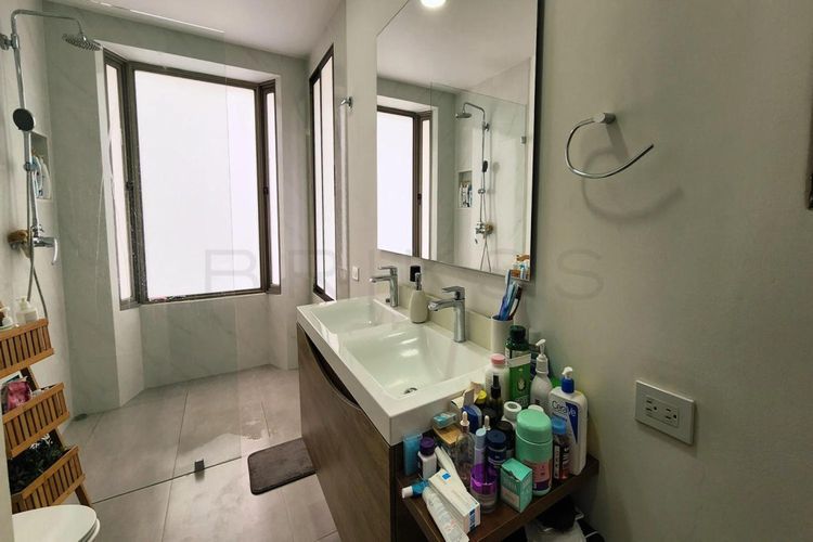 Casa de 3 alcobas en venta en Los Naranjos, Medellín, 446 m² · foto 14 de 18