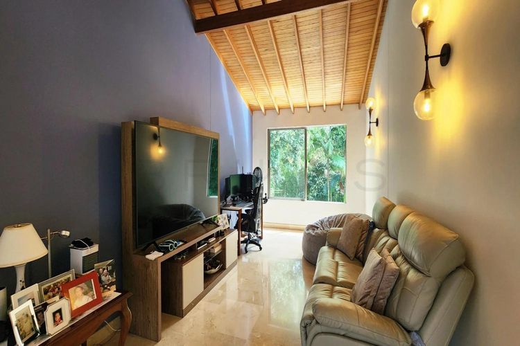 Casa de 3 alcobas en venta en Los Naranjos, Medellín, 446 m² · foto 16 de 18