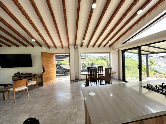 Finca en venta en Cristo Rey, El Carmen de Viboral, 240 m² · foto 2 de 24