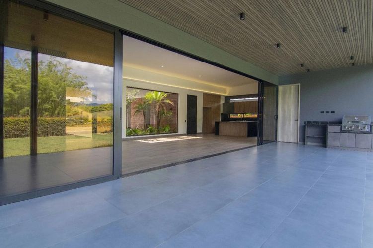 Casa de 4 alcobas en venta en Vilachuaga, Rionegro, 400 m² · foto 4 de 24