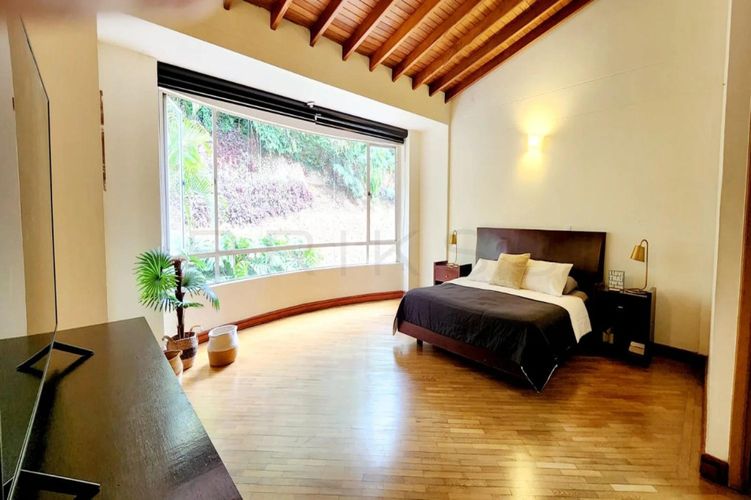 Casa de 4 alcobas en venta en San Lucas, Medellín, 385 m² · foto 11 de 16