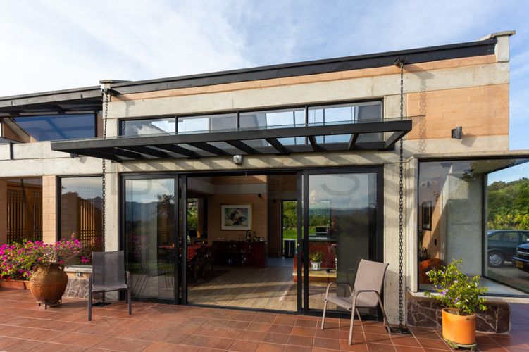 Casa de 3 alcobas en venta en La Ceja, 266 m² · foto 2 de 24
