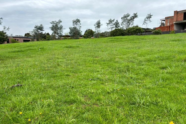 Lote en venta en Alcala, Envigado, 2780 m² · foto 3 de 12