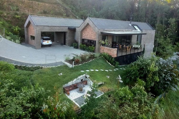 Casa de 3 alcobas en venta en Los Medios, El Retiro, 323 m² · foto 3 de 24