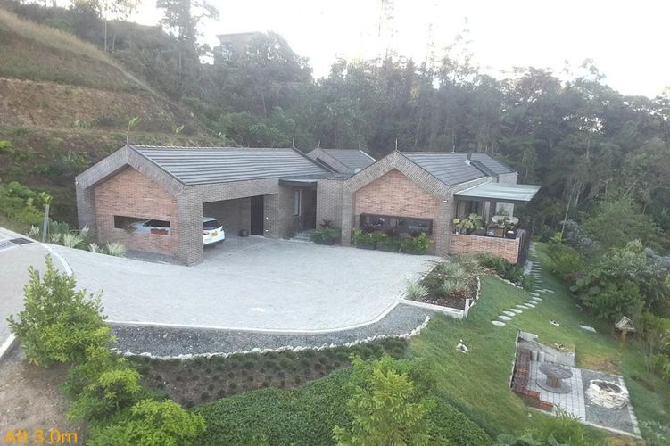 Casa de 3 alcobas en venta en Los Medios, El Retiro, 323 m² · foto 23 de 24