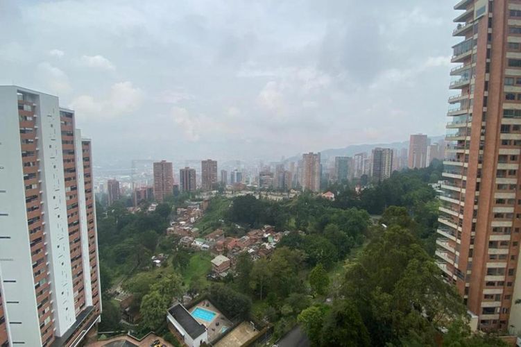 Apartamento en venta en El Poblado, Medellín · foto 5 de 16