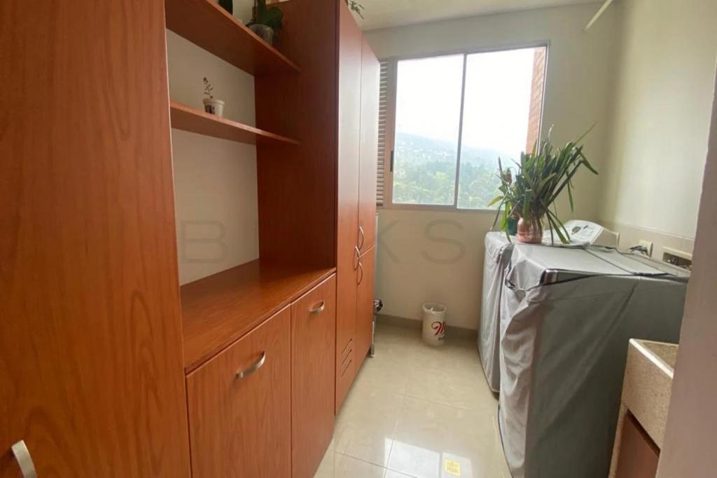 Apartamento en venta en El Poblado, Medellín · foto 8 de 16