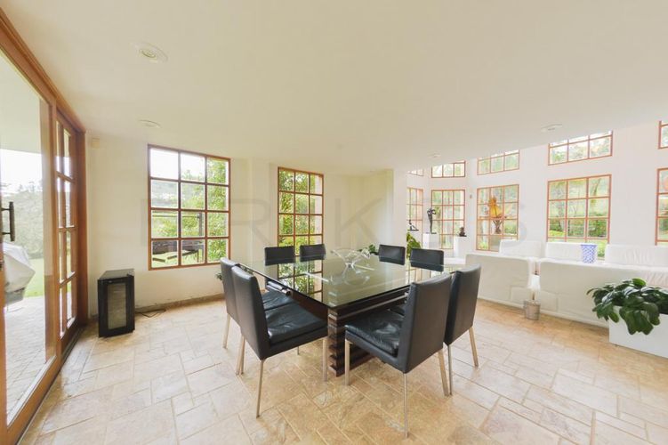 Casa de 4 alcobas en venta en La Inmaculada, Envigado, 370 m² · foto 4 de 24