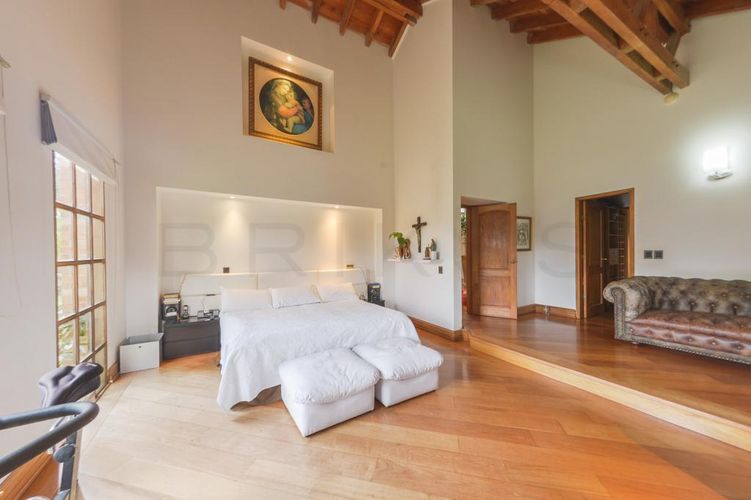 Casa de 4 alcobas en venta en La Inmaculada, Envigado, 370 m² · foto 10 de 24