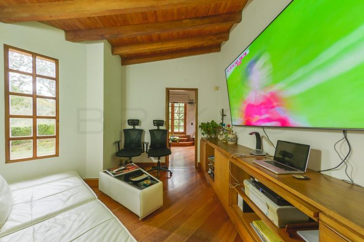 Casa de 4 alcobas en venta en La Inmaculada, Envigado, 370 m² · foto 20 de 24