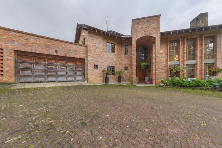 Casa de 4 alcobas en venta en La Inmaculada, Envigado, 370 m² · foto 22 de 24
