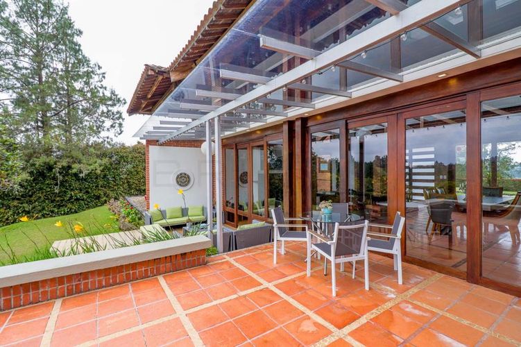 Casa de 3 alcobas en venta en Loma Del Chocho, Envigado, 450 m² · foto 6 de 24