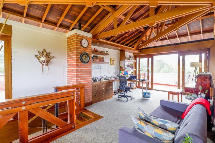 Casa de 3 alcobas en venta en Loma Del Chocho, Envigado, 450 m² · foto 8 de 24