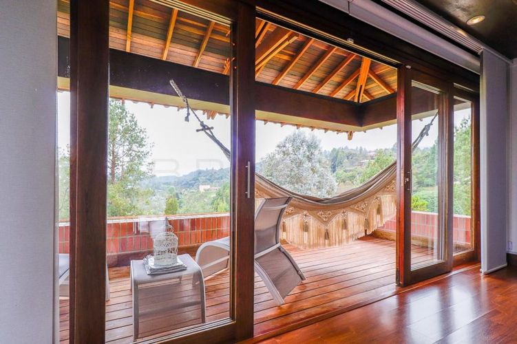 Casa de 3 alcobas en venta en Loma Del Chocho, Envigado, 450 m² · foto 10 de 24