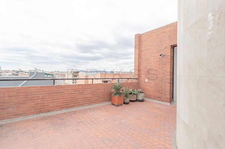 Apartamento de 4 alcobas en venta en Santa Barbara Central, Bogotá, 330 m² · foto 4 de 24