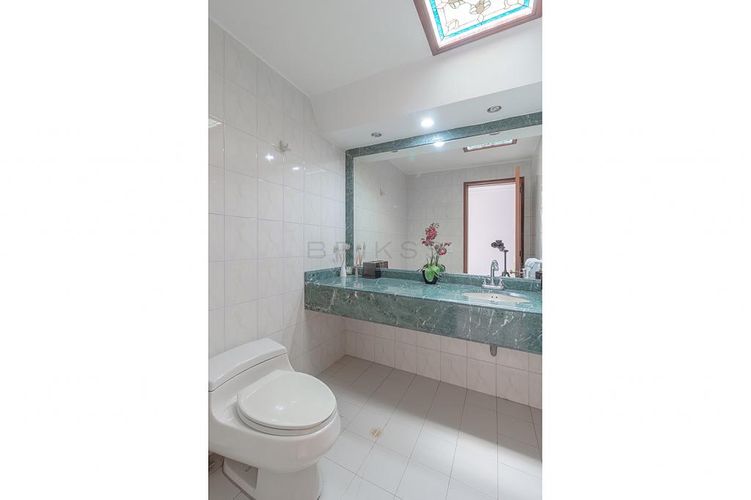 Apartamento de 4 alcobas en venta en Santa Barbara Central, Bogotá, 330 m² · foto 8 de 24