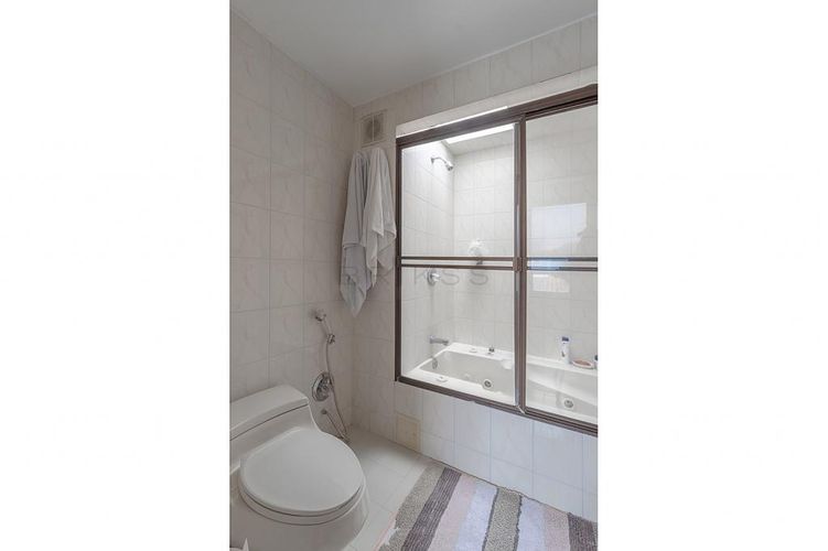Apartamento de 4 alcobas en venta en Santa Barbara Central, Bogotá, 330 m² · foto 14 de 24
