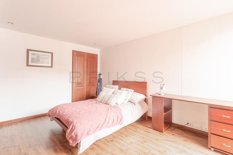 Apartamento de 4 alcobas en venta en Santa Barbara Central, Bogotá, 330 m² · foto 23 de 24
