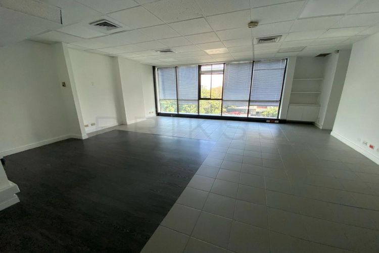 Oficina en venta en La Aguacatala, Medellín, 285 m² · foto 5 de 20