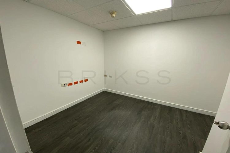 Oficina en venta en La Aguacatala, Medellín, 285 m² · foto 19 de 20